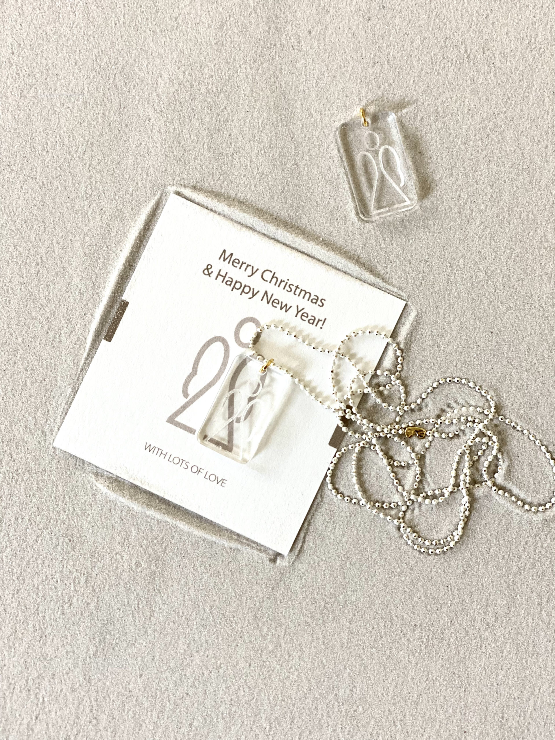 white-christmas-special-occasion-charm-angel-22-chain-necklace-with-card