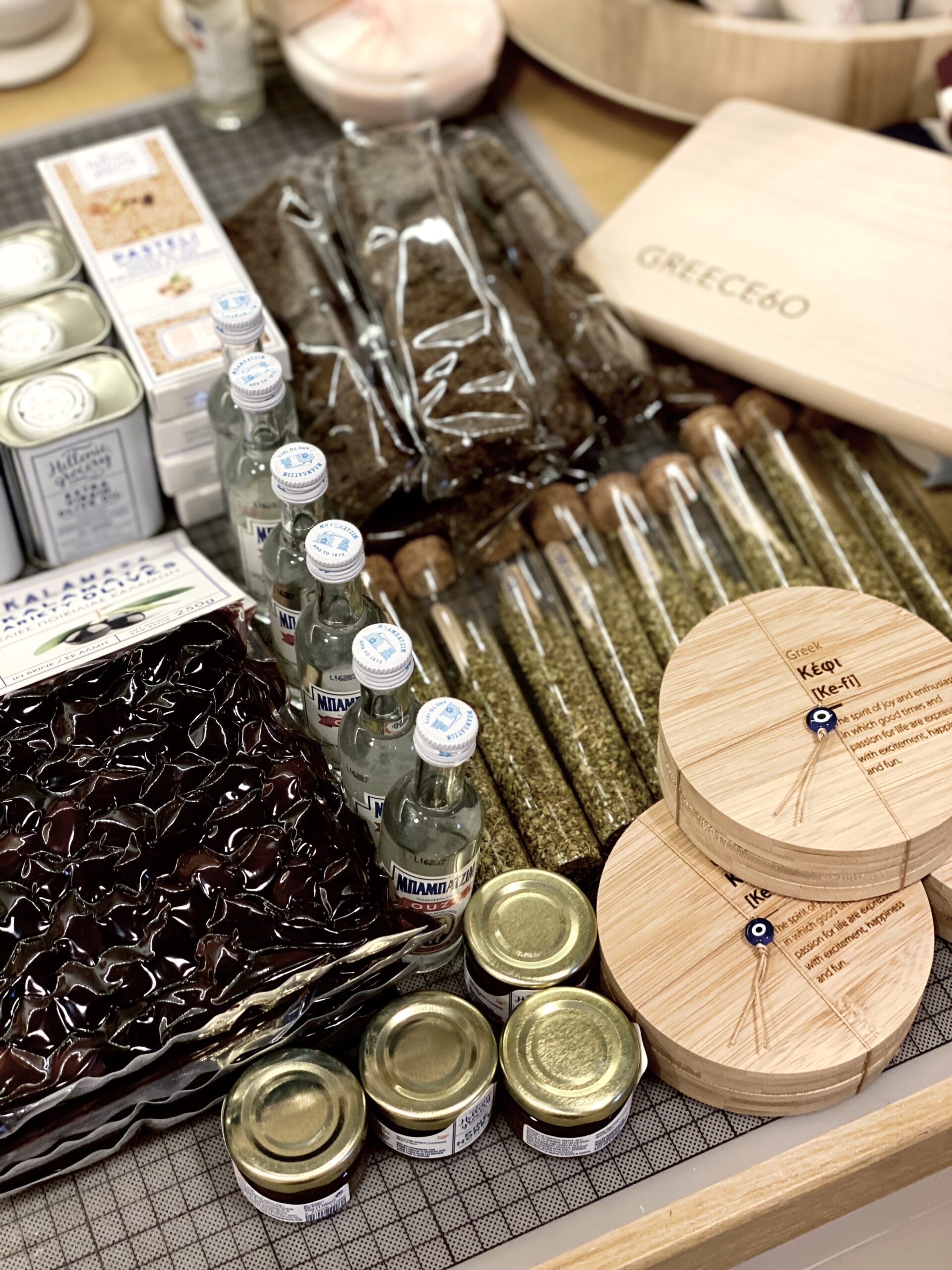 a-greek-welcome-special-occasion-gift-box-contents