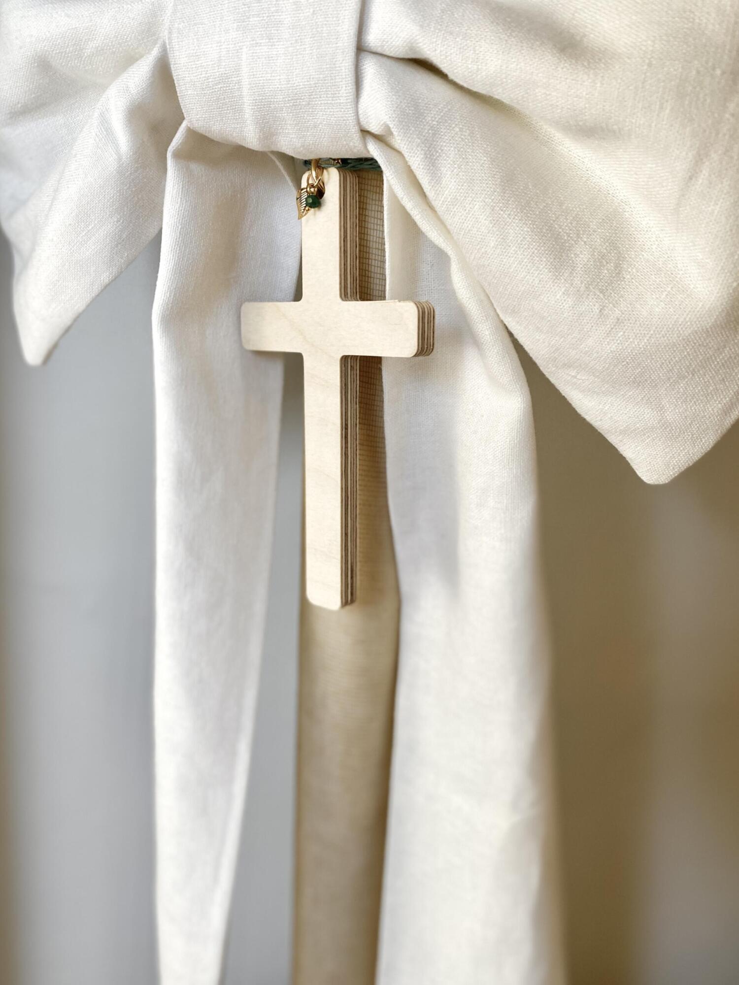 belief-baptism-lampada-candle-wooden-cross-linen-bow belief-baptism-lampada-candle-wooden-cross-linen-bow
