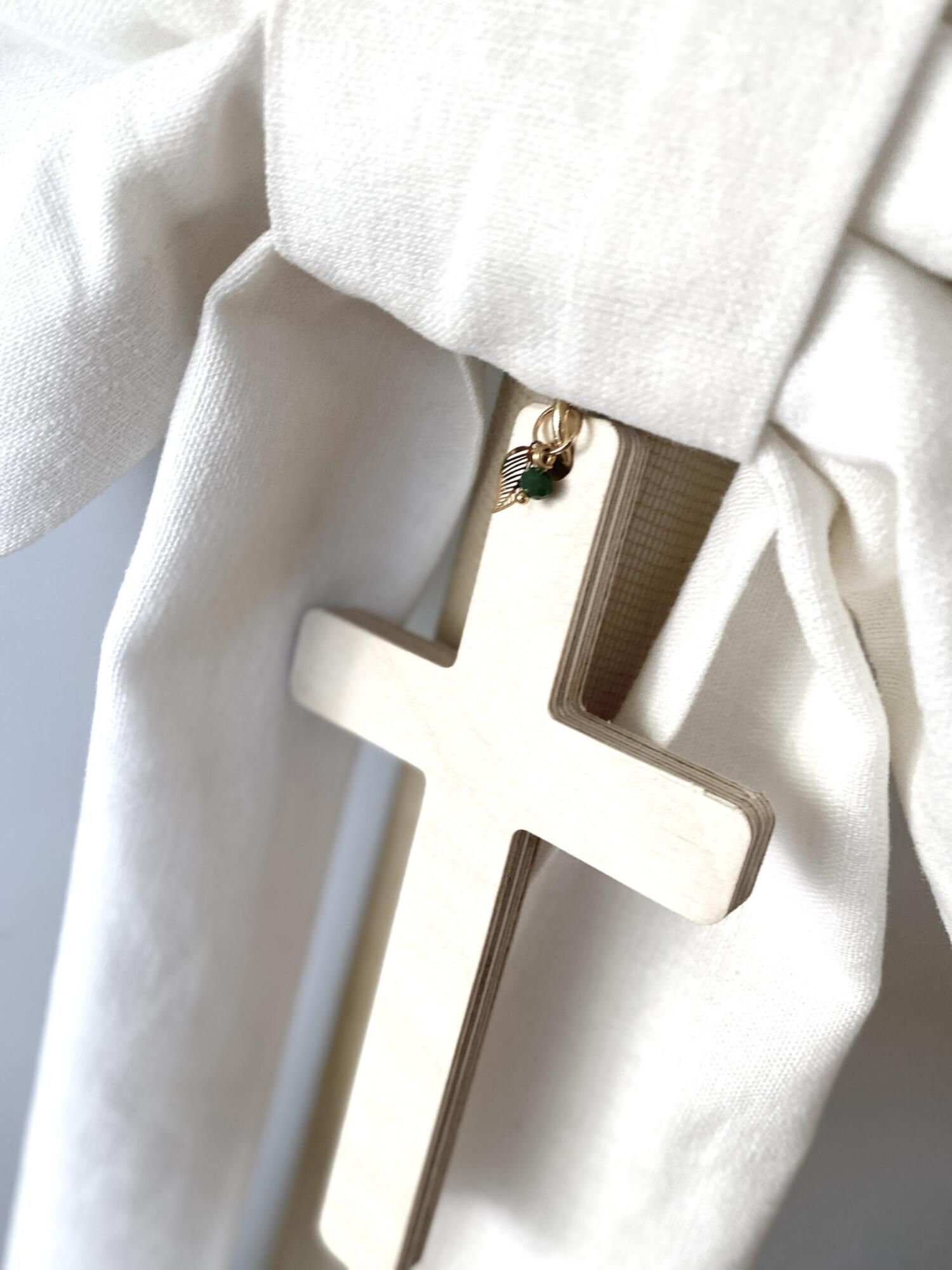 belief-baptism-lampada=candle-wooden-cross-leaf belief-baptism-lampada=candle-wooden-cross-leaf