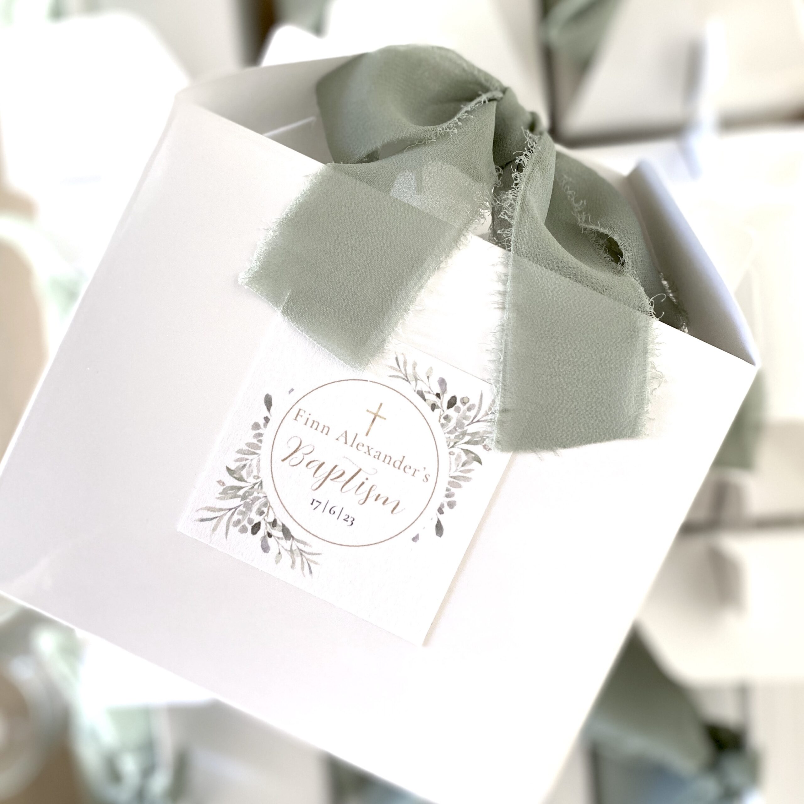 belief-baptism-lunch-box-kids-gifts-sage-green-ribbon-main-photo