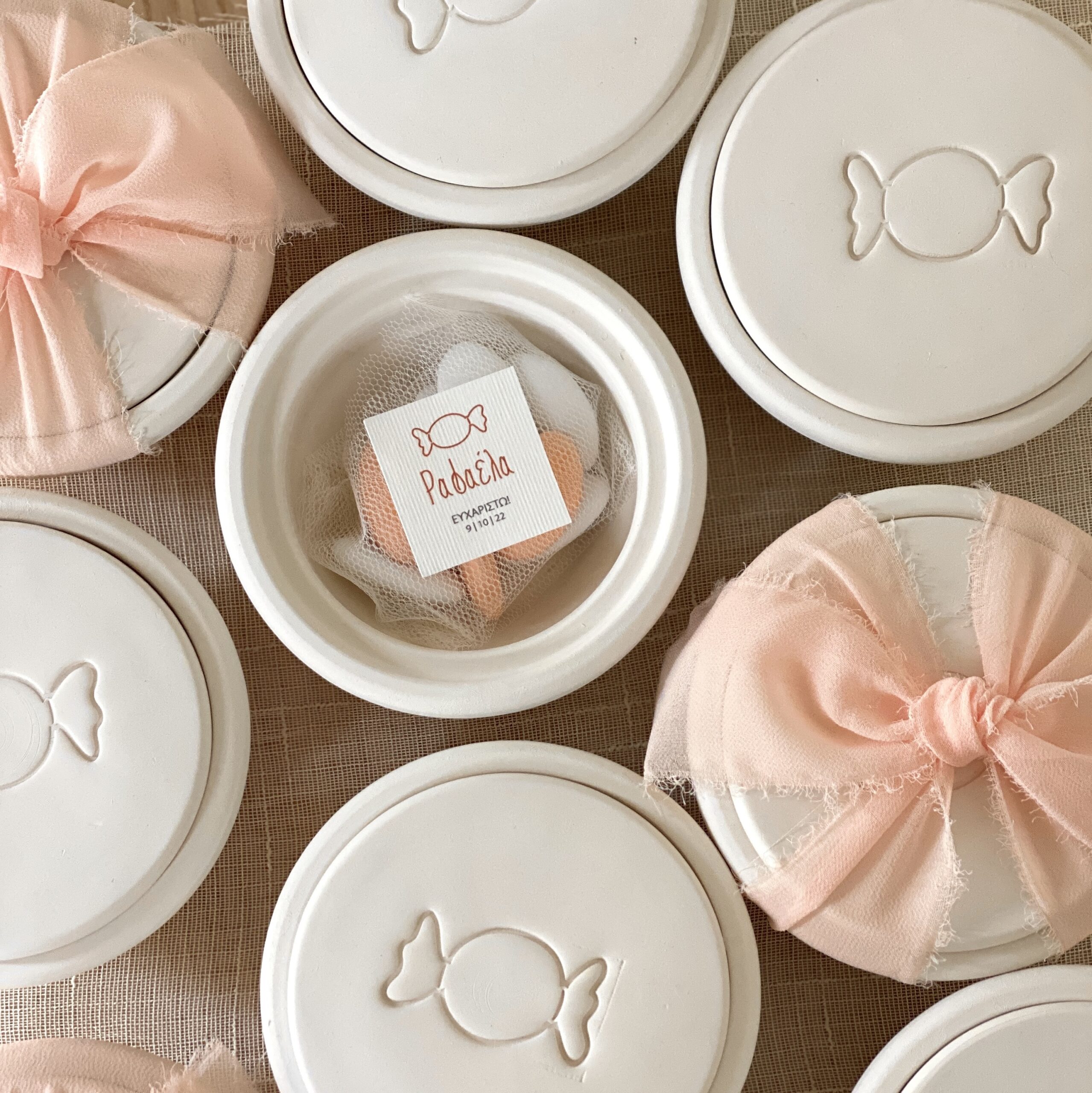 candy-girl-baptism-favors-ceramic-bowl-mouselin-ribbon-main-photo