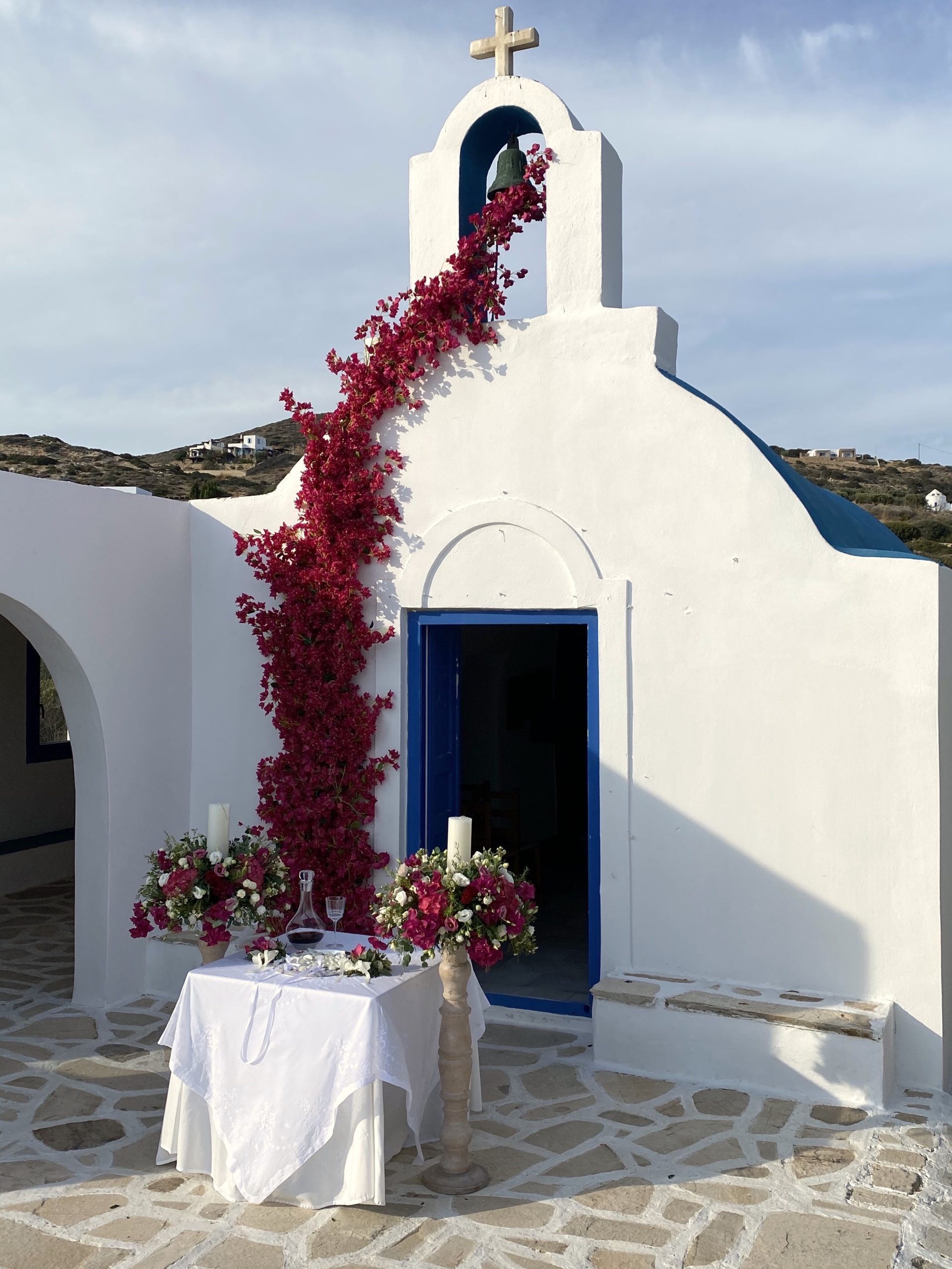 charming-greece-wedding-antiparos-church-bougainvillea