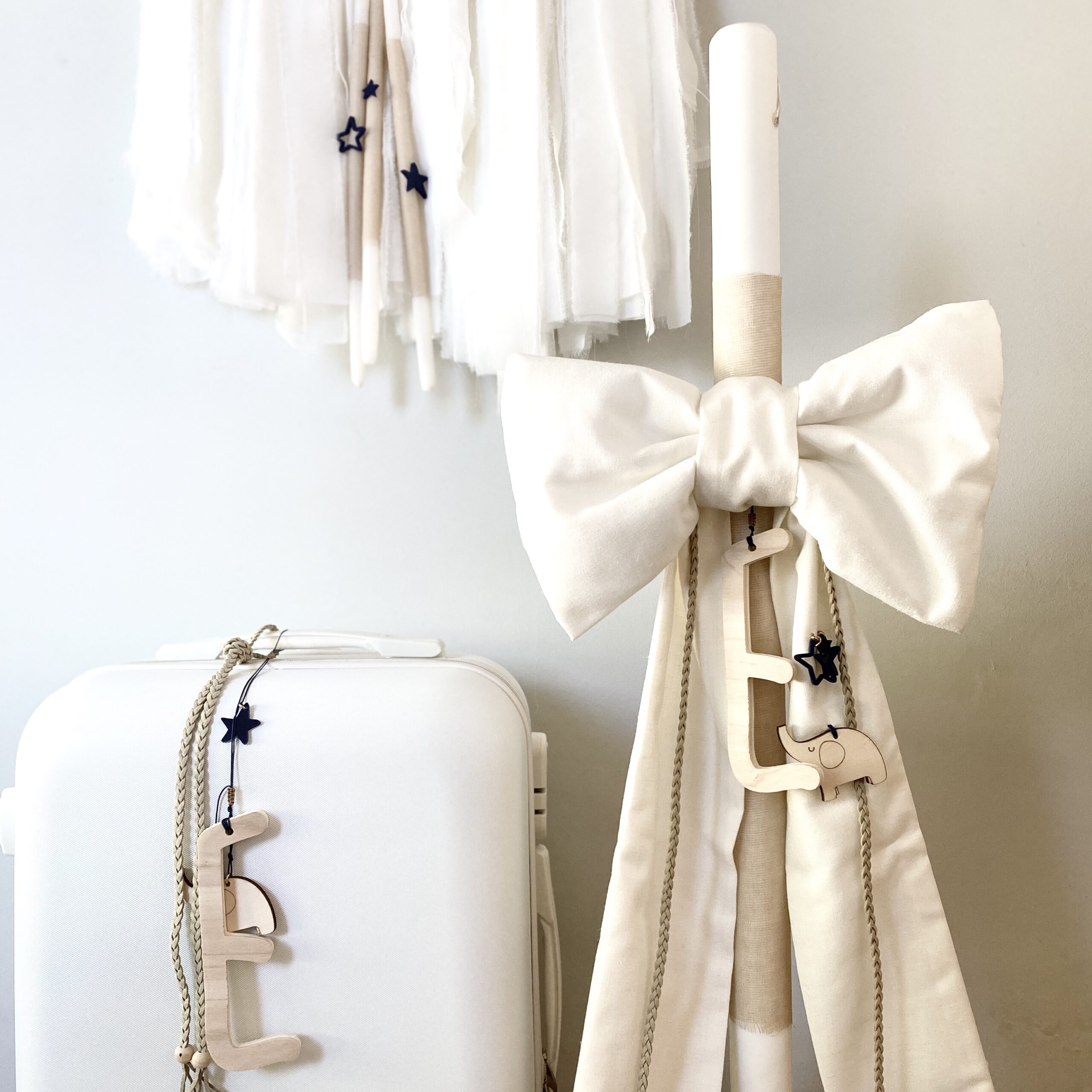 do-you-believe-in-magic-baptism-set-candles-suitcase-main-photo