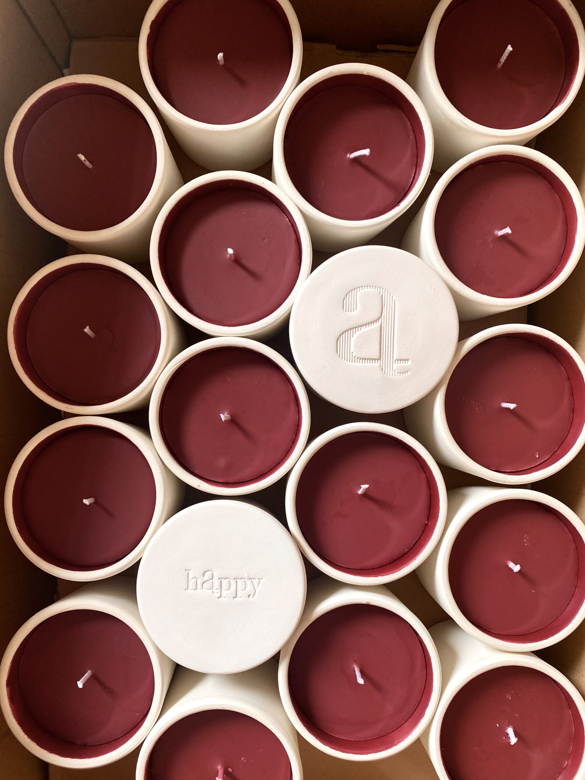 happy-24-special-occasion-handmade-ceramic-soy-blend-burgundi-candle-pumpkin-spice