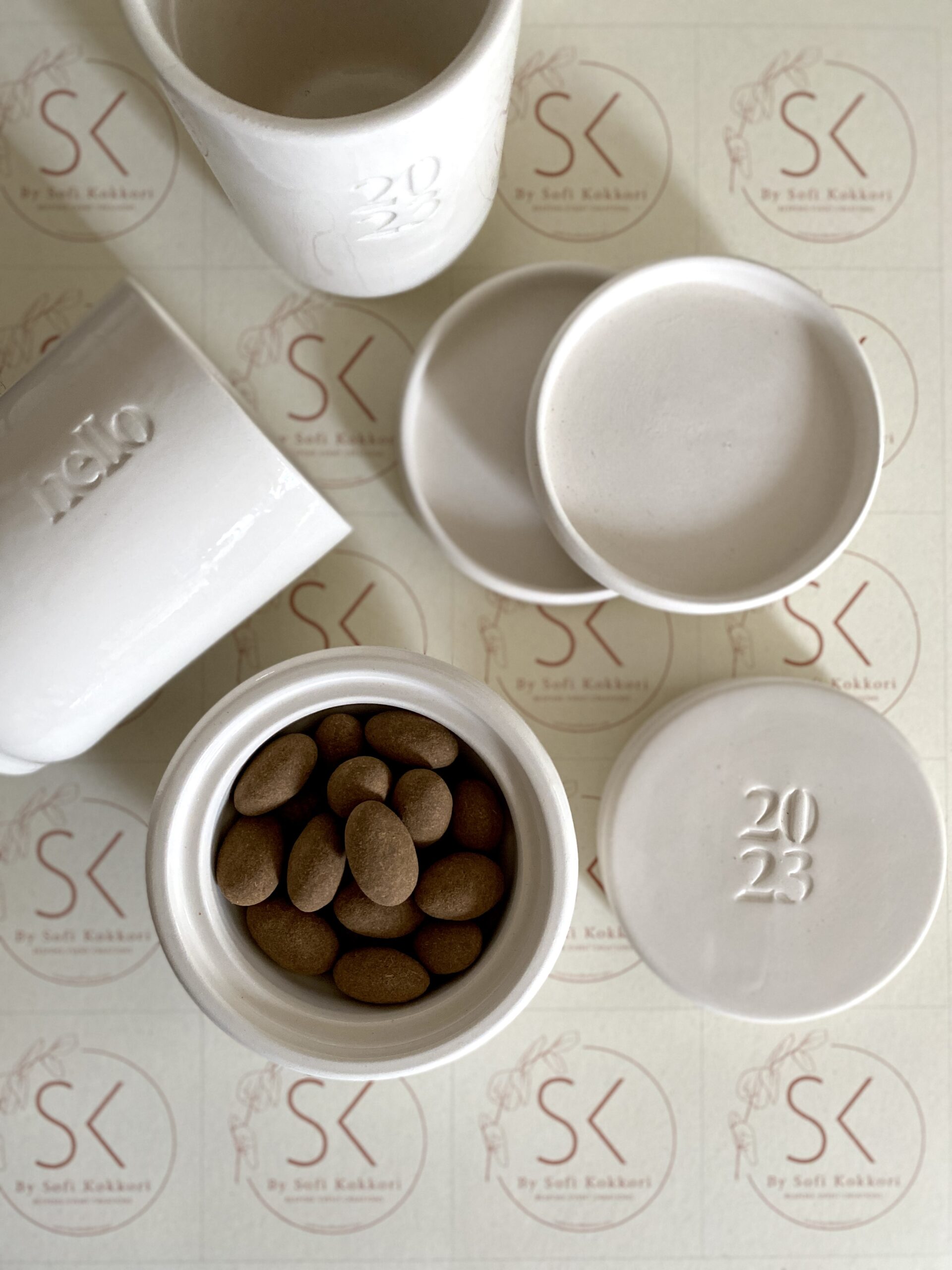hello-2023-special-occasion-set-mugs-bowl-with-choco-bits-coasters
