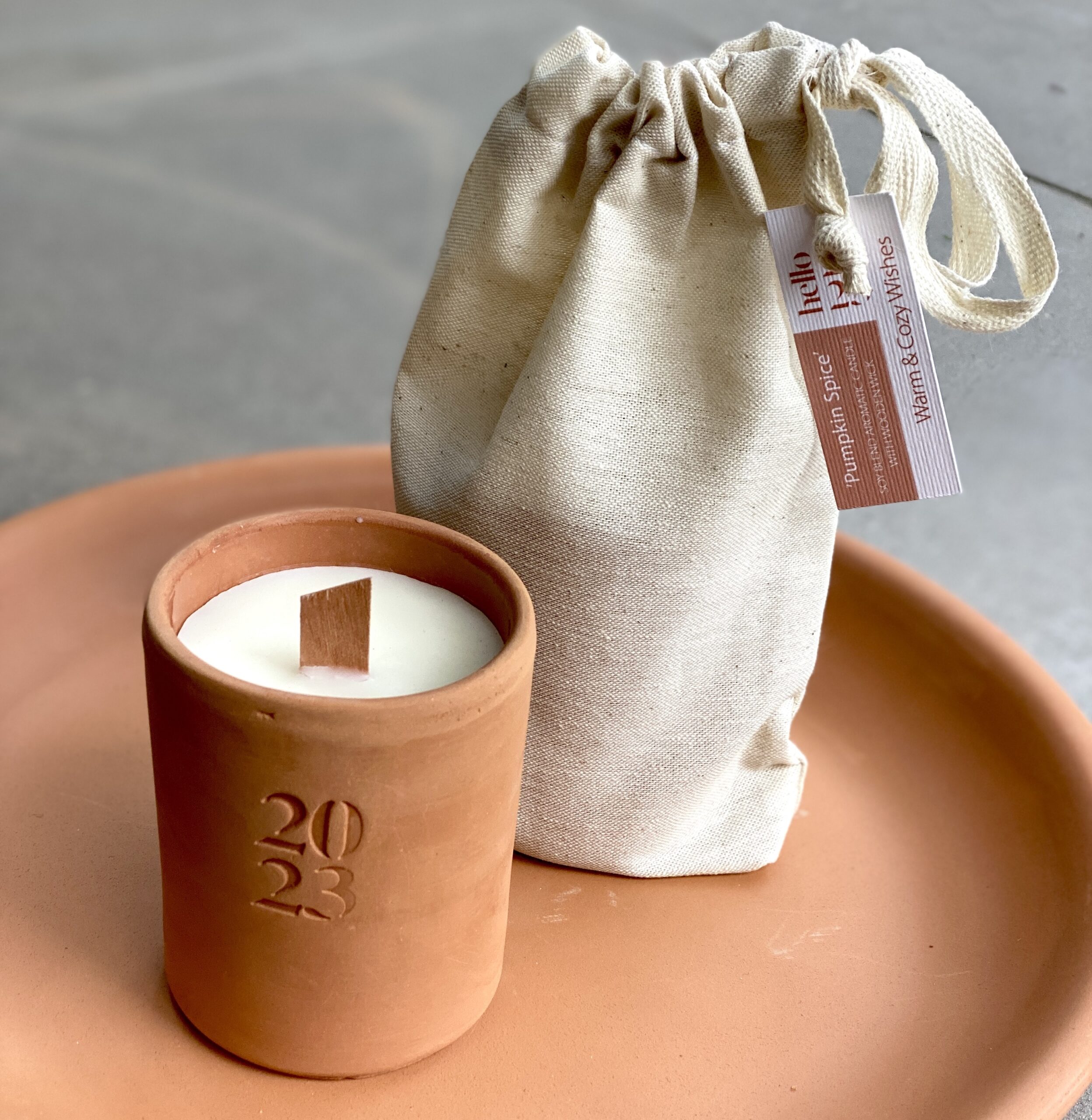 hello-2023-special-occasion-soy-ceramic-candle-terracotta-small-linen-pouch main