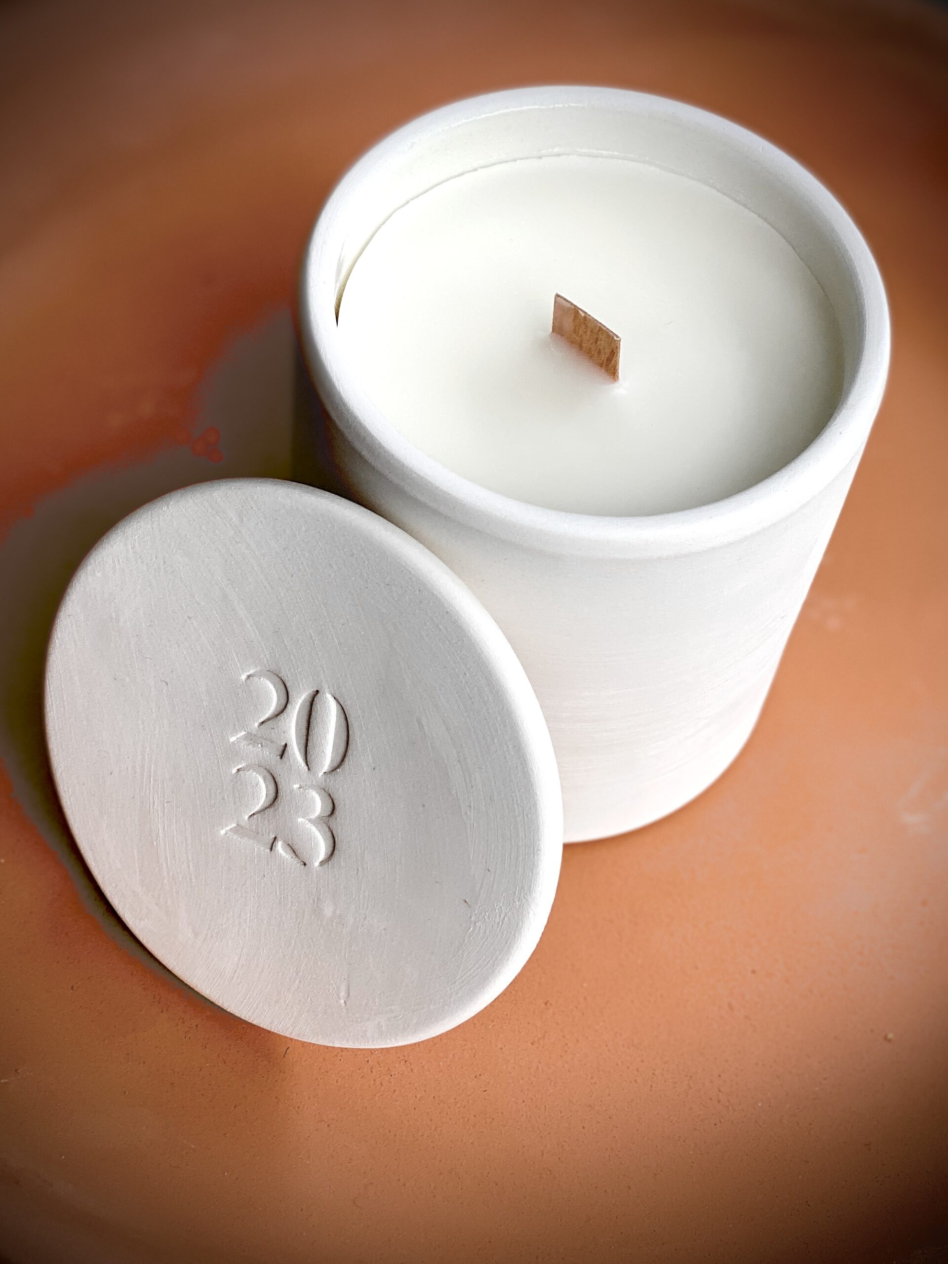hello-2023-special-occasion-soy-ceramic-white-candle-big