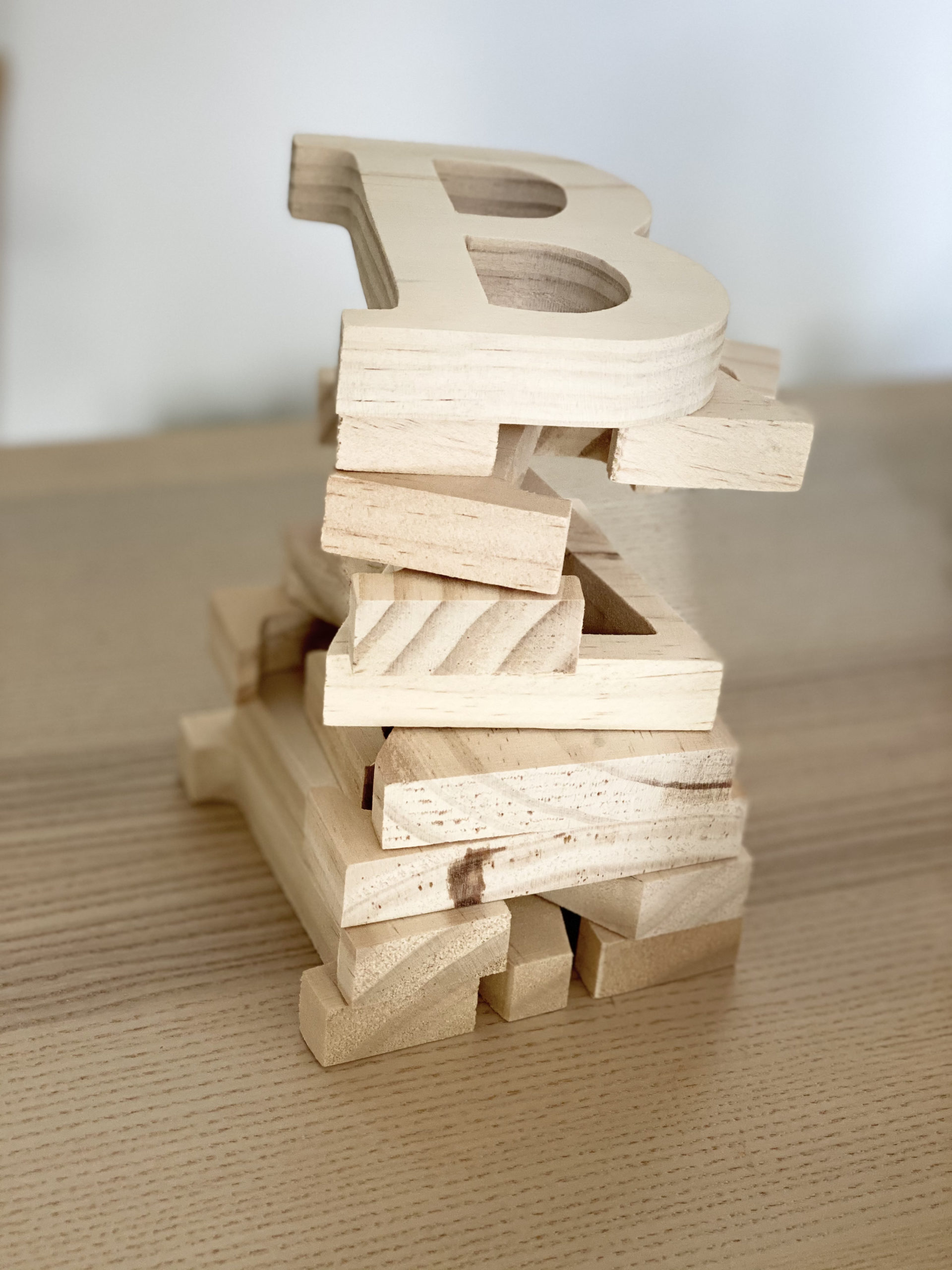 initial-frames-party-gifts-made-of-wood-letters