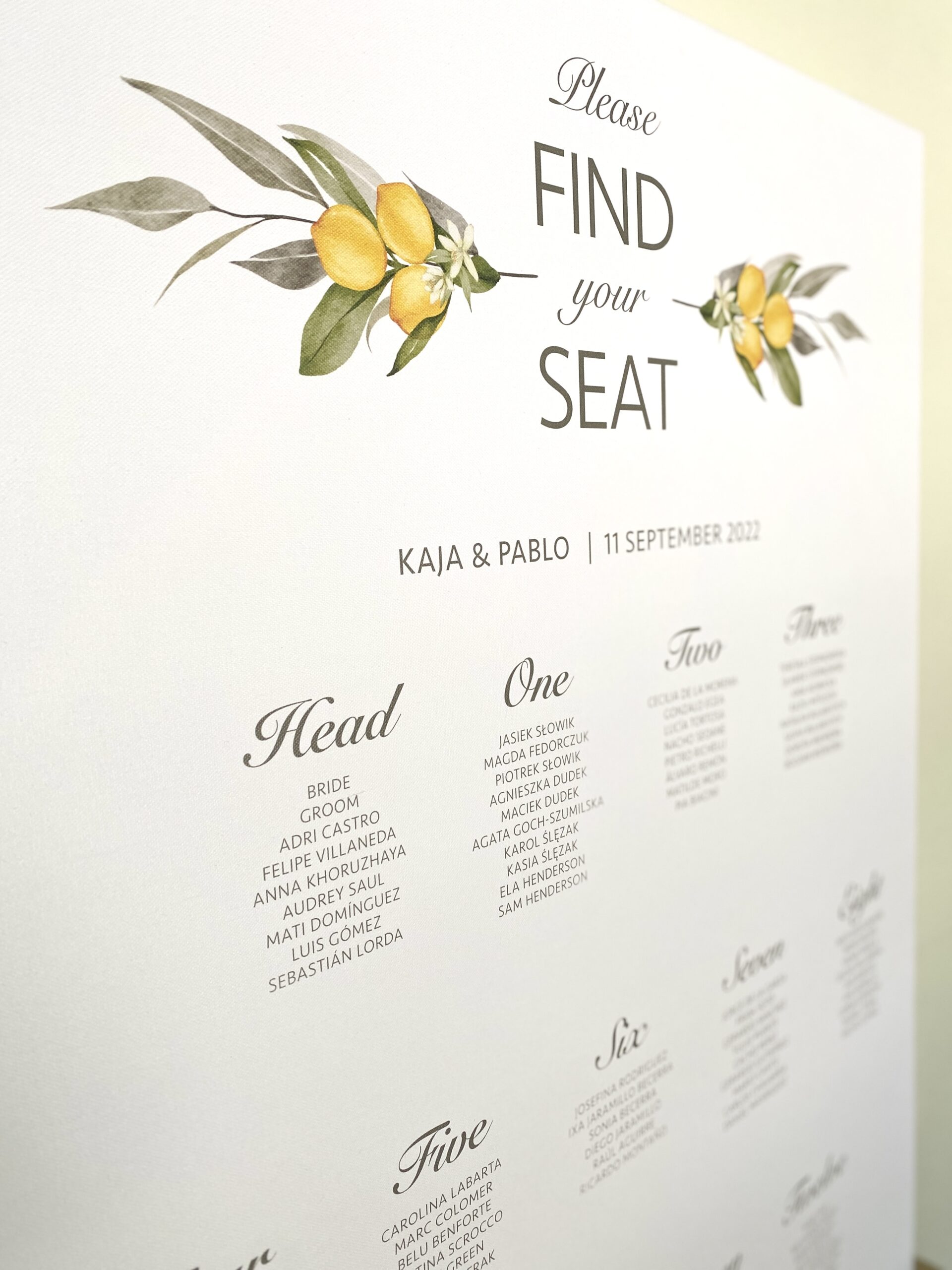 lemon-scents-wedding-find-your-seat-canvas-closeup
