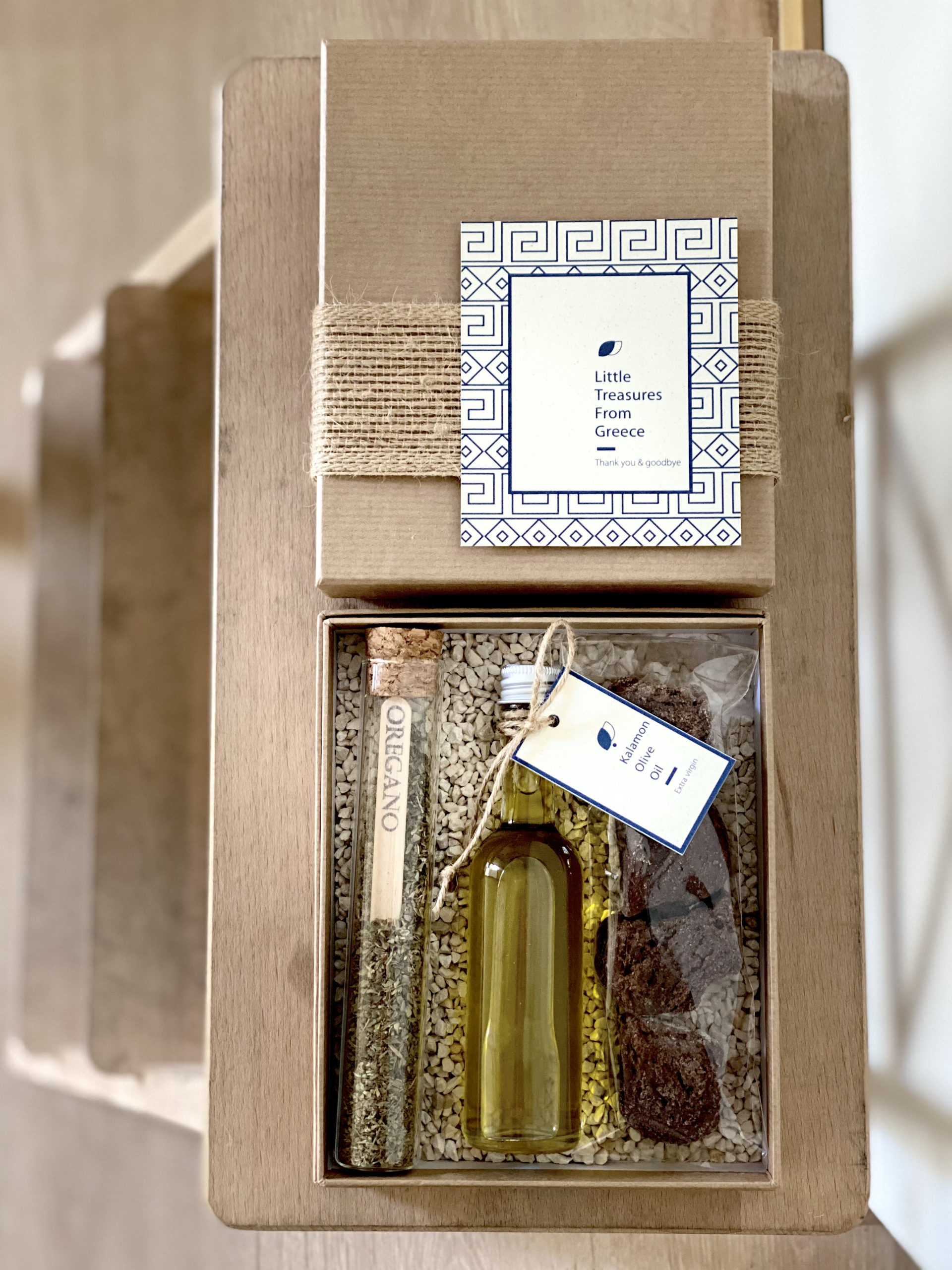 little-treasures-from-greece-wedding-welcome-gift-box-oil-oregano-packaging