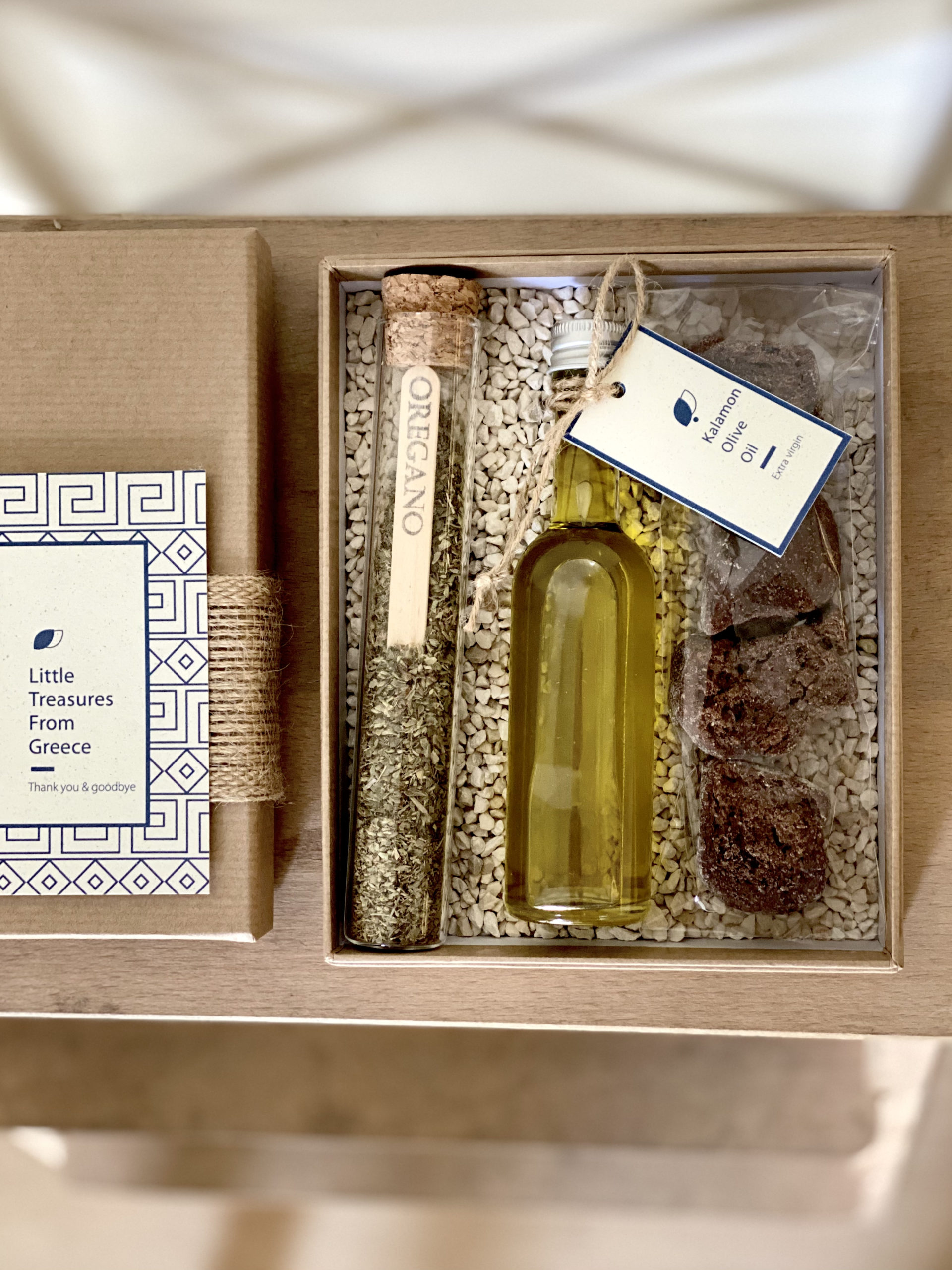 little-treasures-from-greece-wedding-welcome-gift-box-oil-oregano-rusks-packaging-