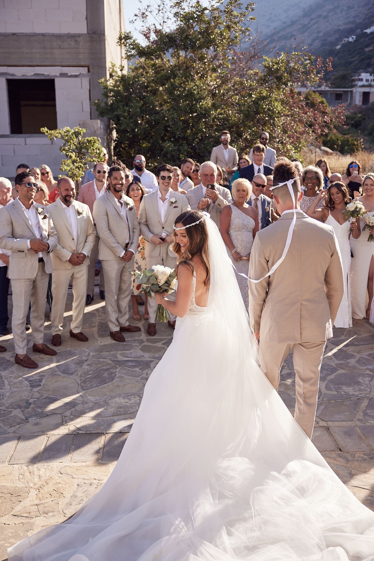 timeless-elegance-wedding-crete-church-guests