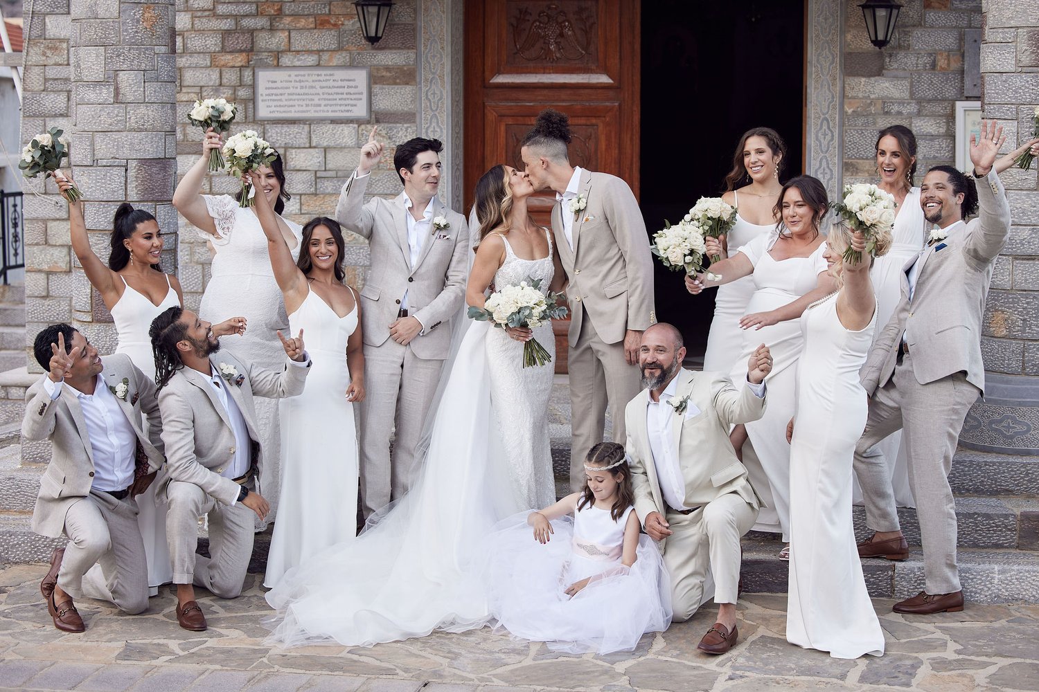 timeless-elegance-wedding-crete-couple-groomsmen-bridesmaids