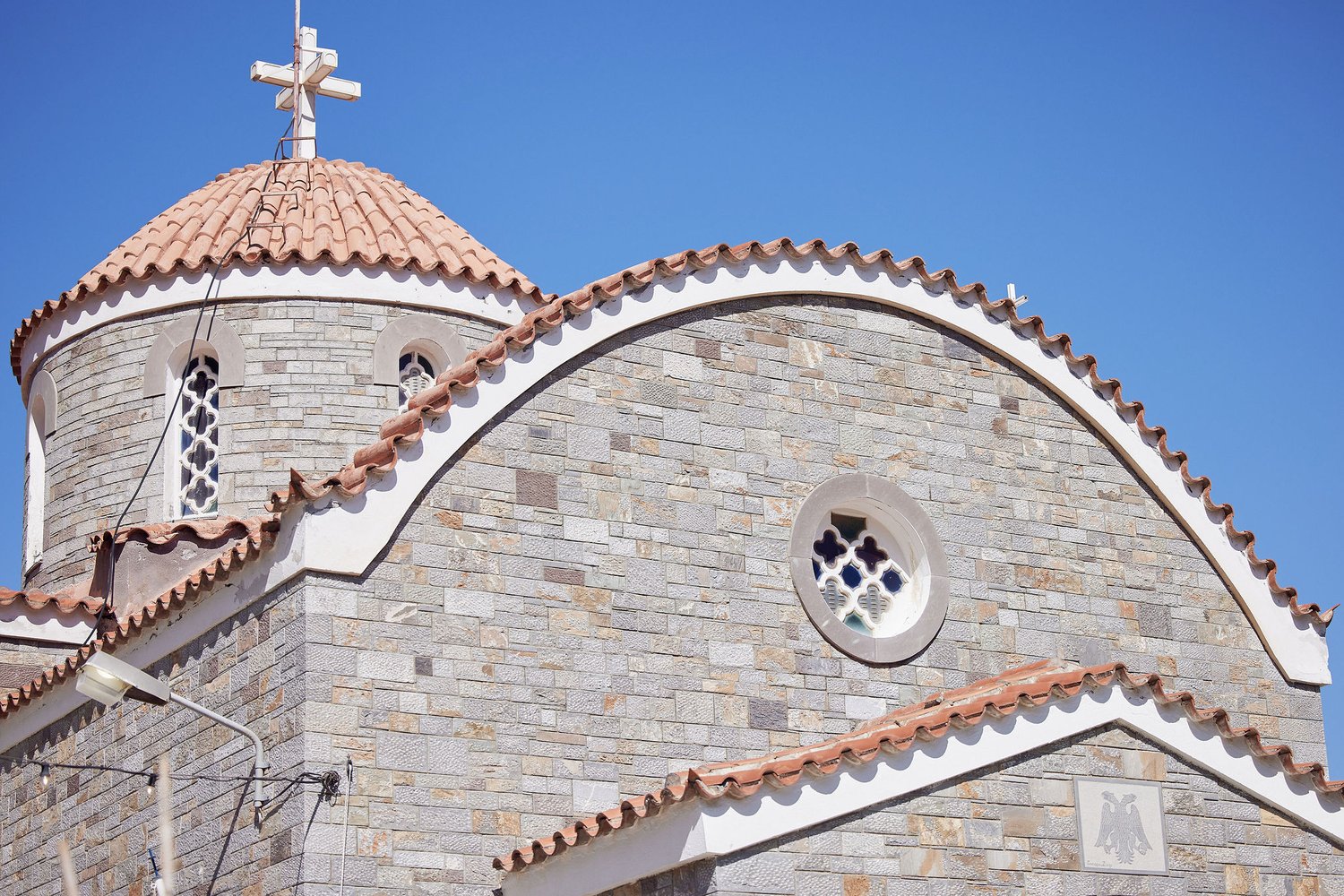 timeless-elegance-wedding-greece-crete-church