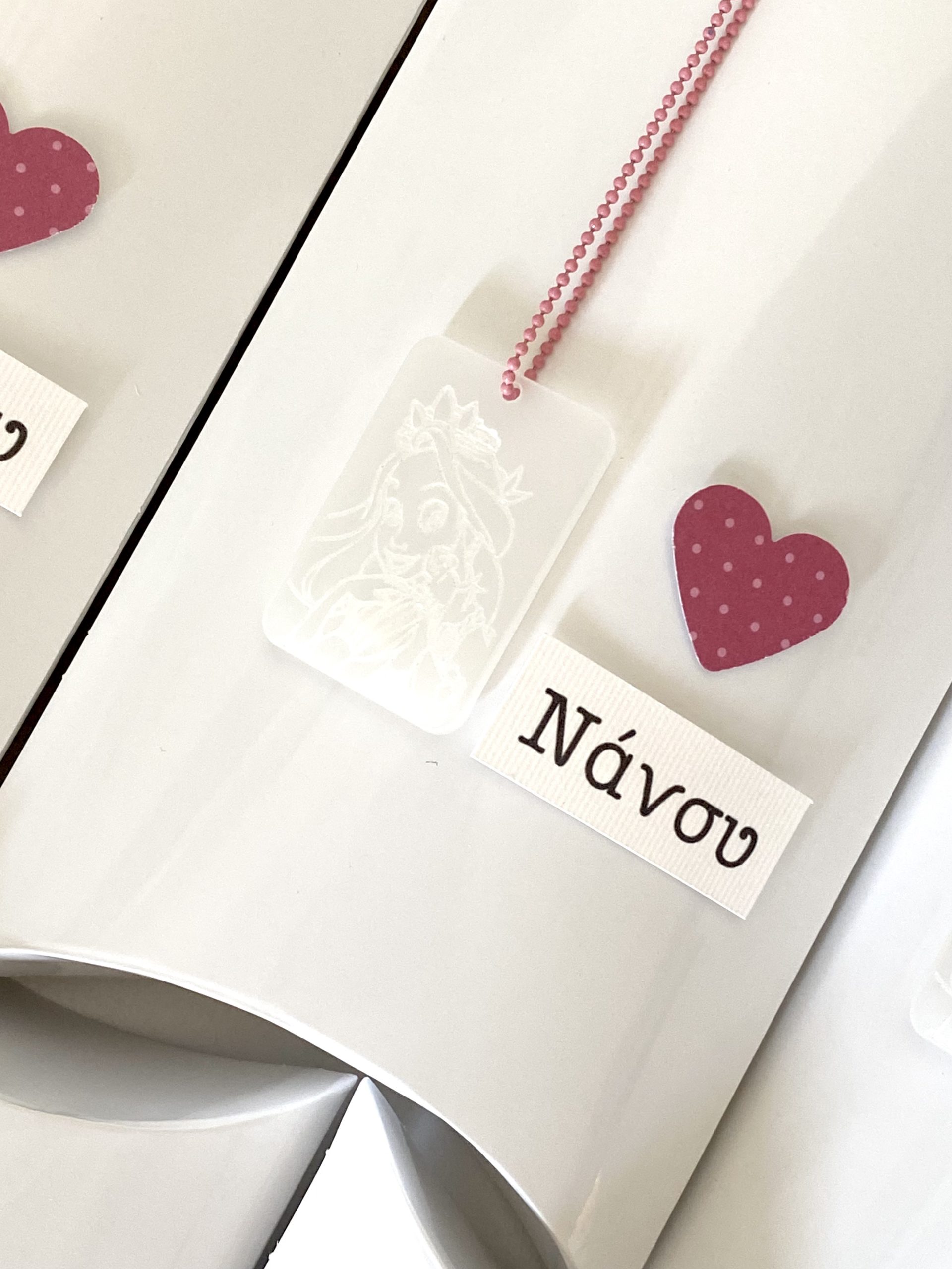 my-hero-party-gifts-plexiglass-tag-necklace-rapounzel-packaging