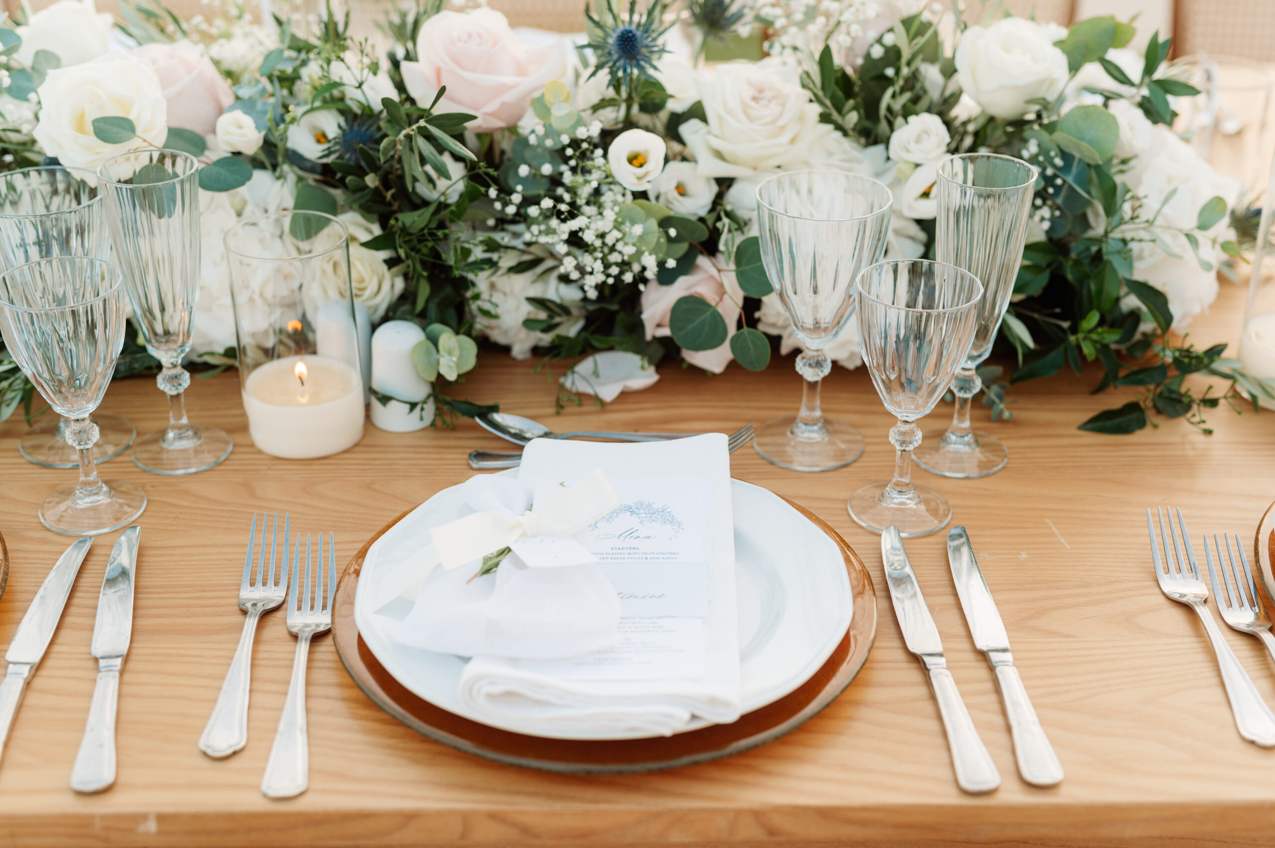 natural-beauty-wedding-favors-table-set-up-decor