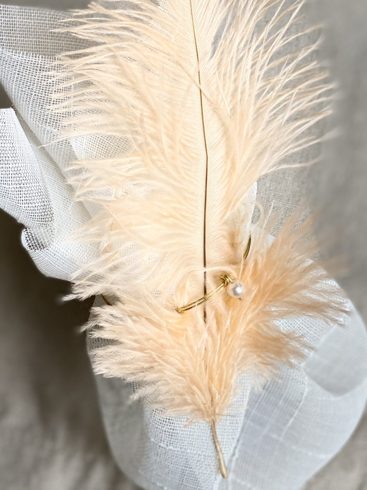 salmon-feather-wedding-favor-linen-pearl