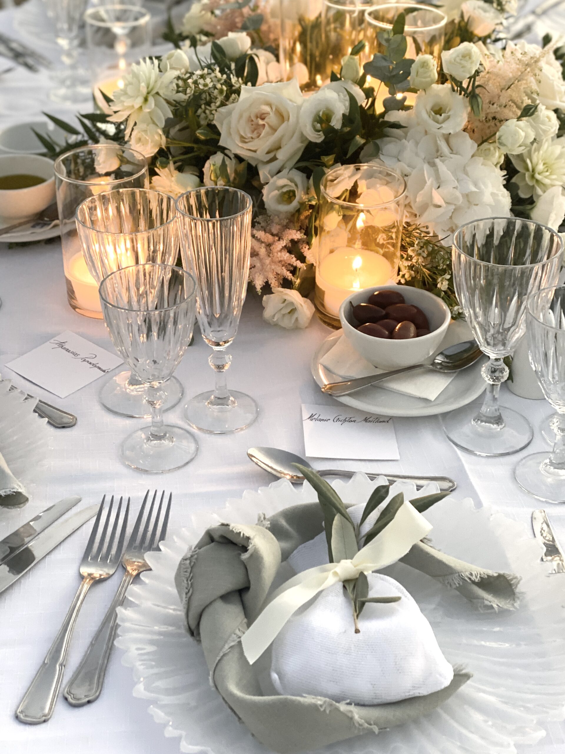 serene-gray-green-wedding-favors-table-decoration