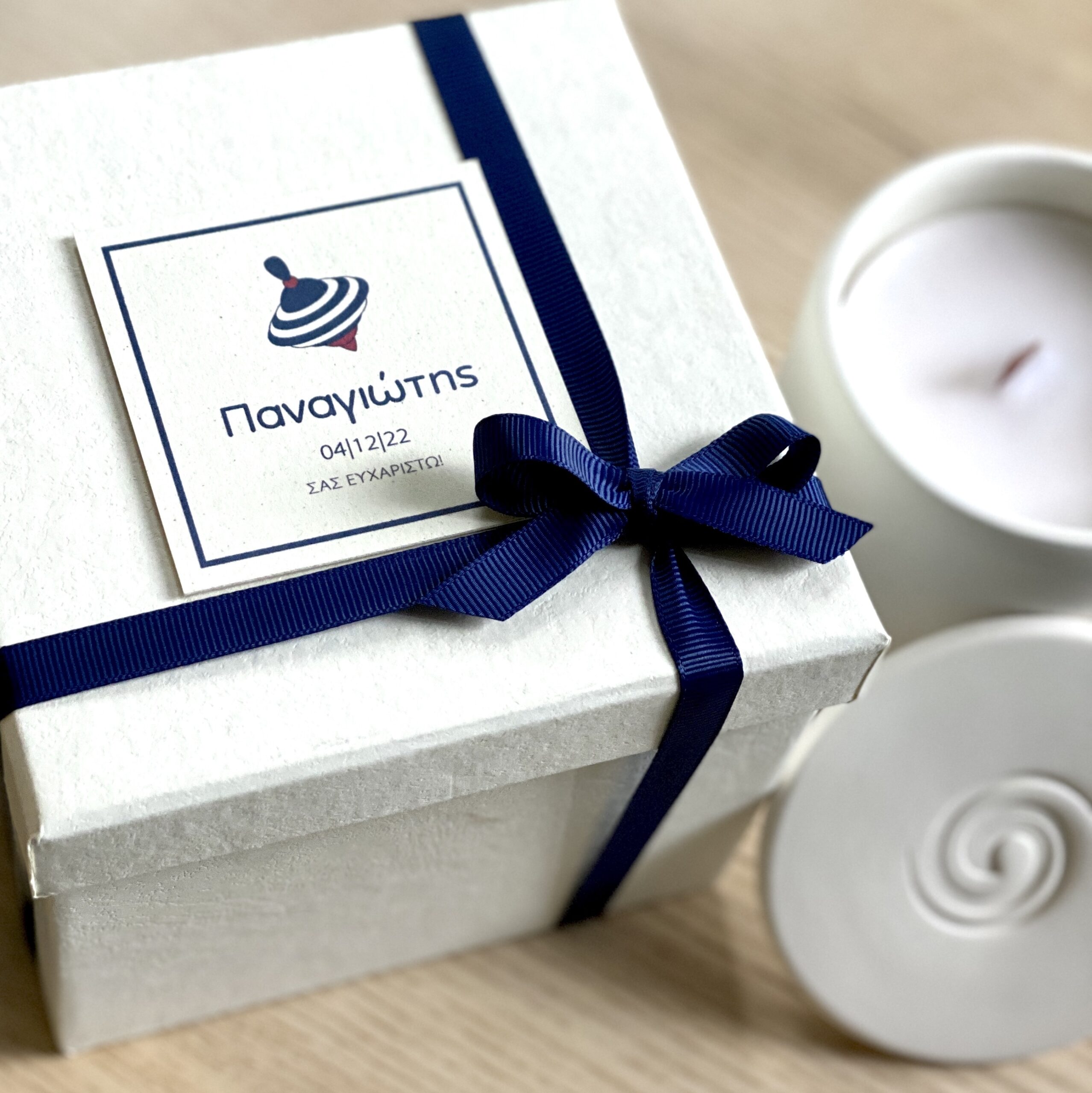 spinning-top-baptism-gift-favour-soy-ceramic-candle-main-photo